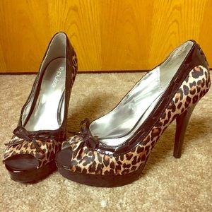 Pulse leopard print heels size 7.5